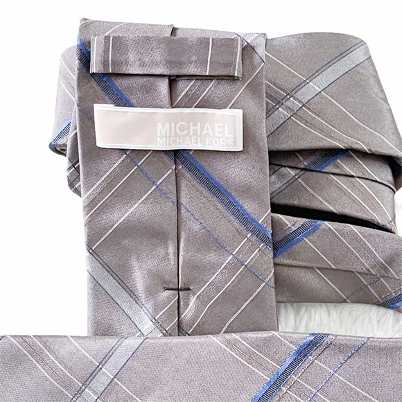 Michael Kors 100% Silk Tie - Picture 7 of 9